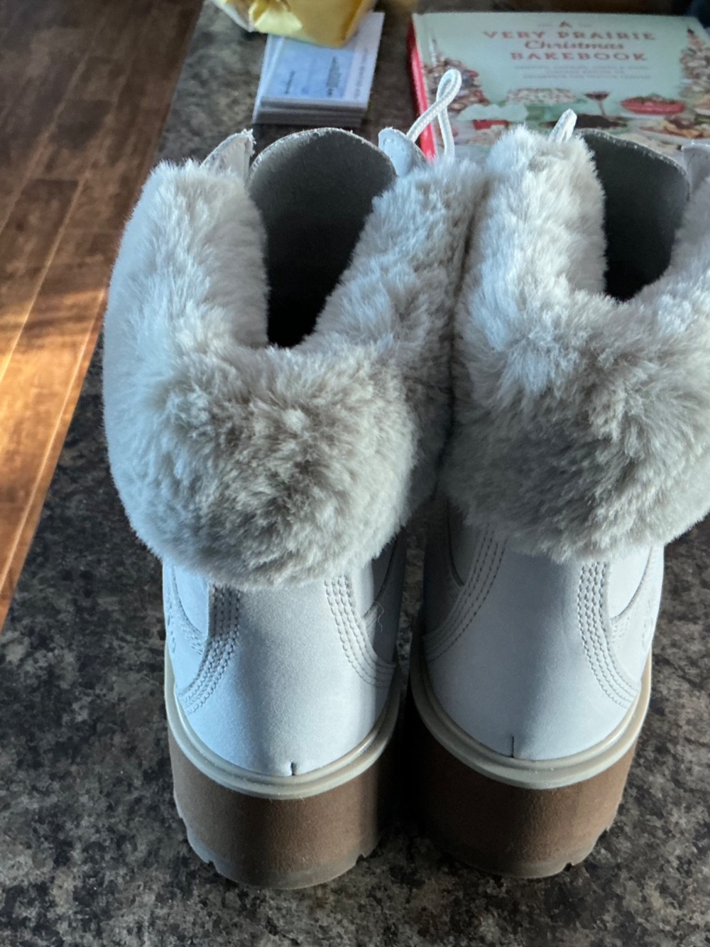 Boots - Picture 2 of 4